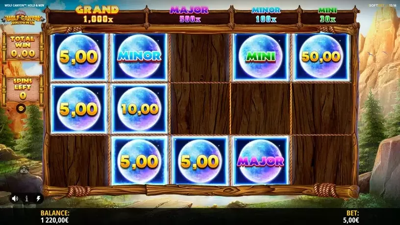Wolf Canyon Hold & Win slot screenshot 4