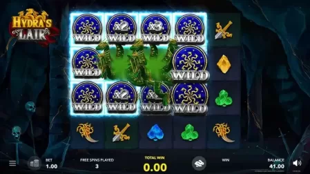 Hydra's Lair slot screenshot 3