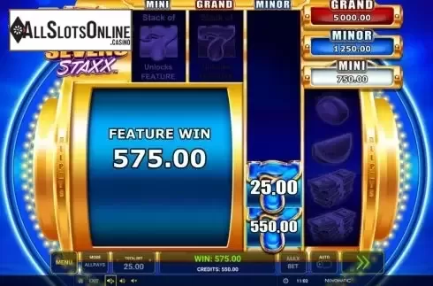Feature Win. Sevens Staxx from Greentube