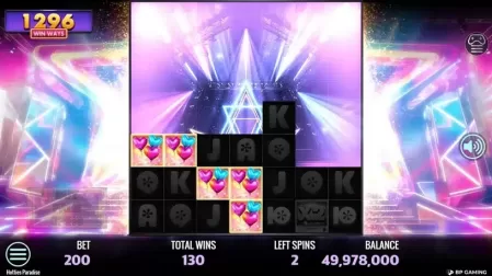 Hottie’s Paradise slot screenshot 5