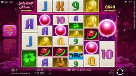 Lady Wolf Moon Megaways slot screenshot 2