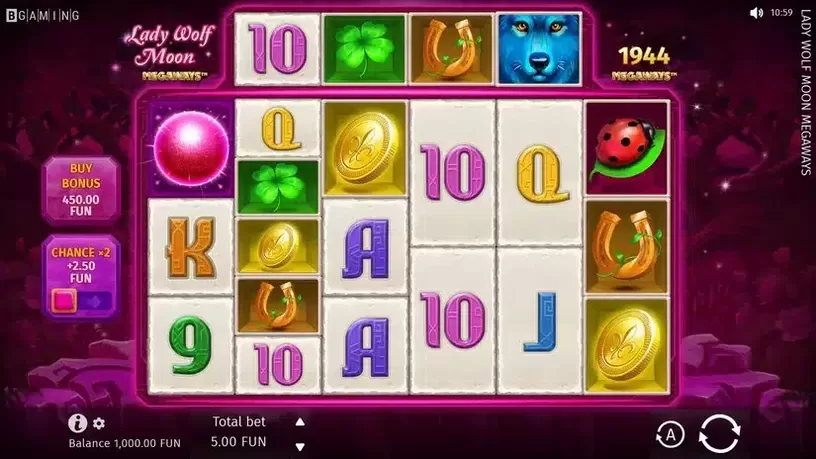 Lady Wolf Moon Megaways slot screenshot 1