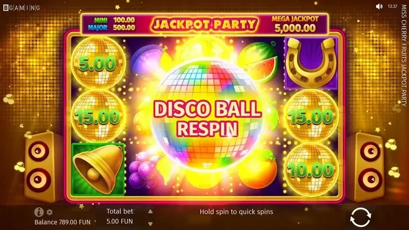 Miss Cherry Fruits Jackpot Party slot screenshot 2