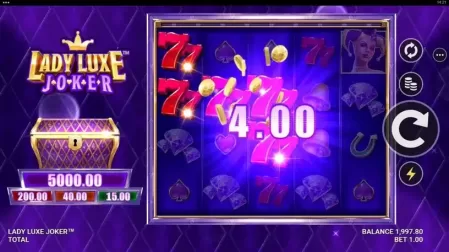 Lady Luxe Joker slot screenshot 2