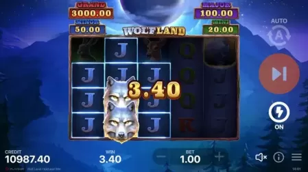 Wolf Land: Hold and Win slot screenshot 2