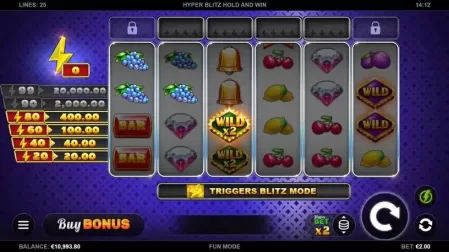 Hyper Blitz Hold and Win slot screenshot 2