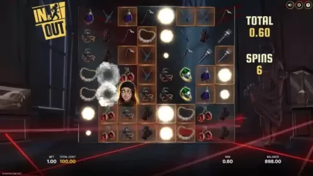 In And Out slot screenshot 4