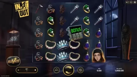 In And Out slot screenshot 1