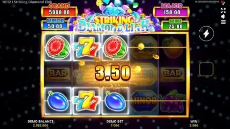 Striking Diamond: Running Wins slot screenshot 3