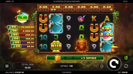 Clover Blitz Hold and Win slot screenshot 3