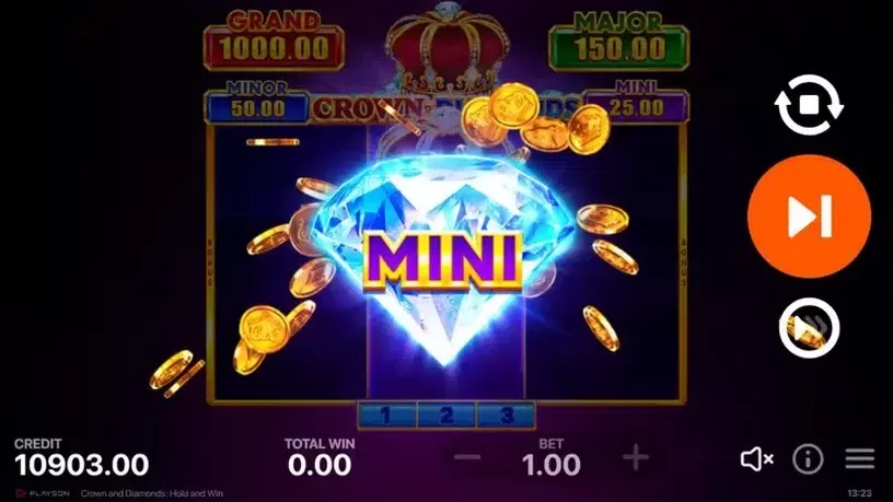 Crown & Diamonds: Hold and Win slot screenshot 