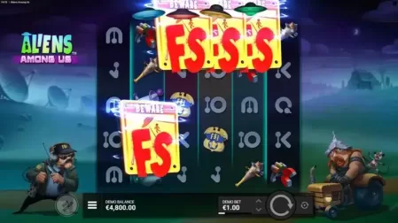 Aliens Among Us slot screenshot 2