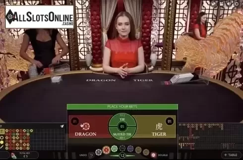 Game Screen. Dragon Tiger (Evolution Gaming) from Evolution Gaming